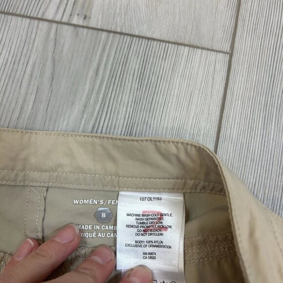 MOUNTAIN HARDWEAR Women OL1153 Khaki Cropped Hiking Capri Pants SZ 8 Zip Pocket - Picture 11 of 12